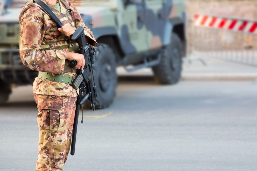 ασφαλεια αυτοκινητου για στρατιωτικους