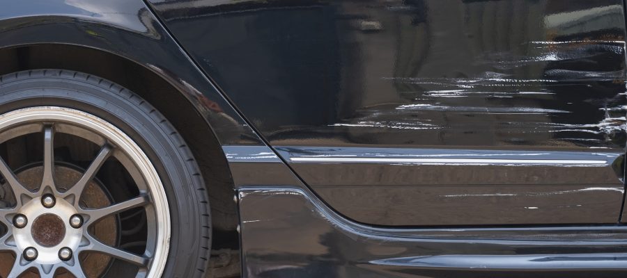 γρατζουνιες στην πορτα