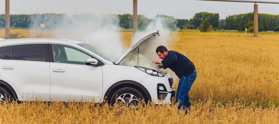 καπνος απο τη μηχανη αυτοκινητου