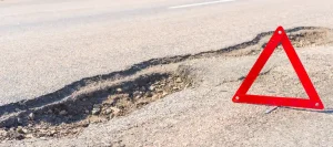 Έπεσα σε λακκούβα